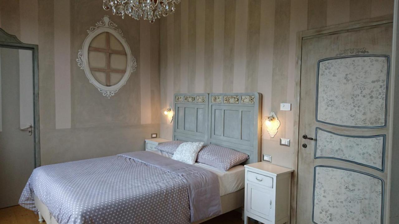 Due Principi E Una Fata Sestola Buitenkant foto