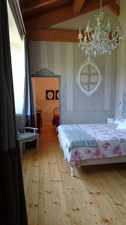 Due Principi E Una Fata Sestola Buitenkant foto