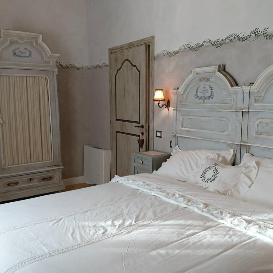 Due Principi E Una Fata Sestola Buitenkant foto