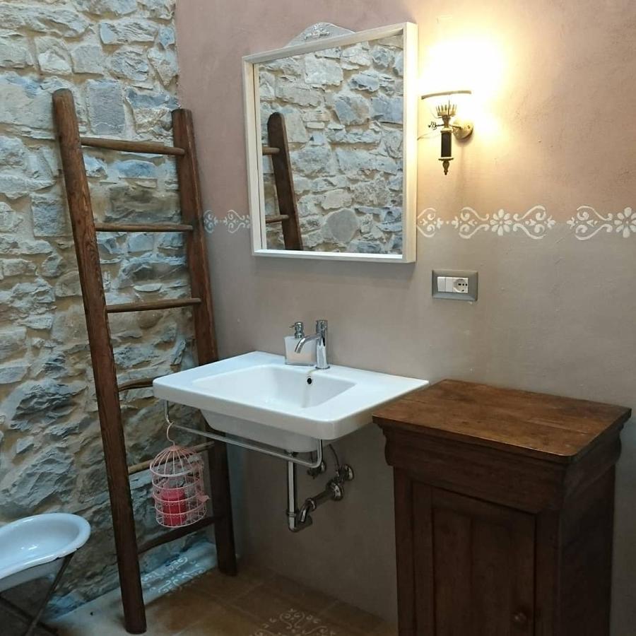 Due Principi E Una Fata Sestola Buitenkant foto