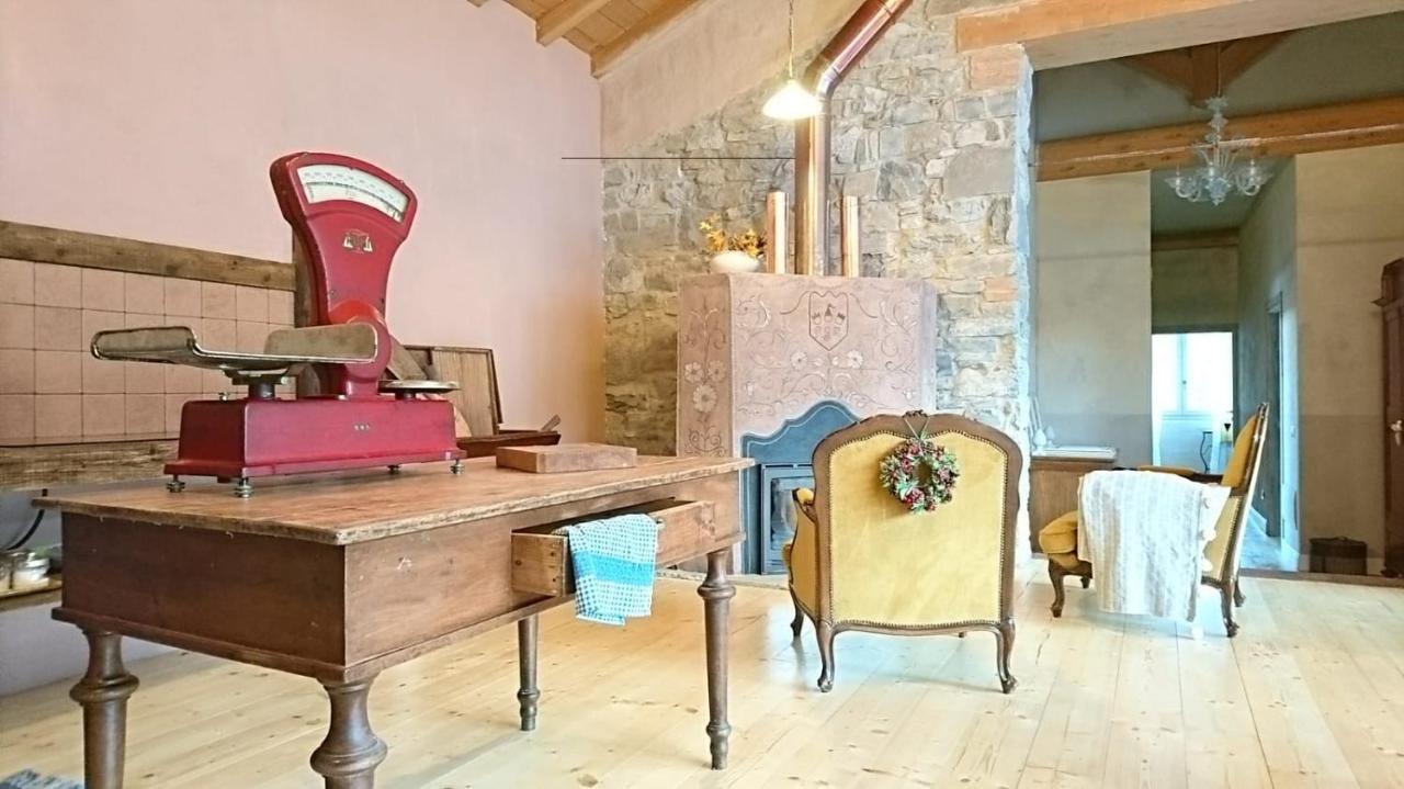 Due Principi E Una Fata Sestola Buitenkant foto