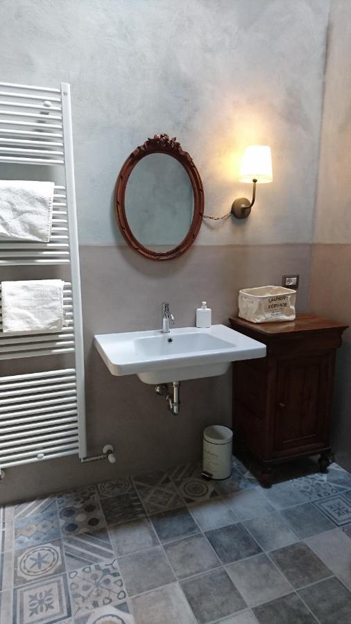Due Principi E Una Fata Sestola Buitenkant foto