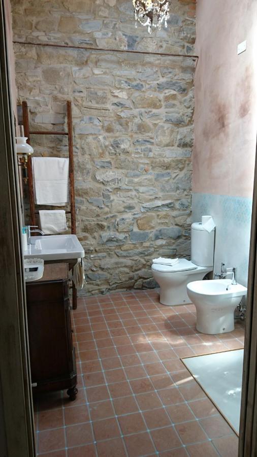 Due Principi E Una Fata Sestola Buitenkant foto