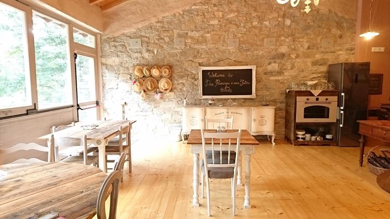 Due Principi E Una Fata Sestola Buitenkant foto